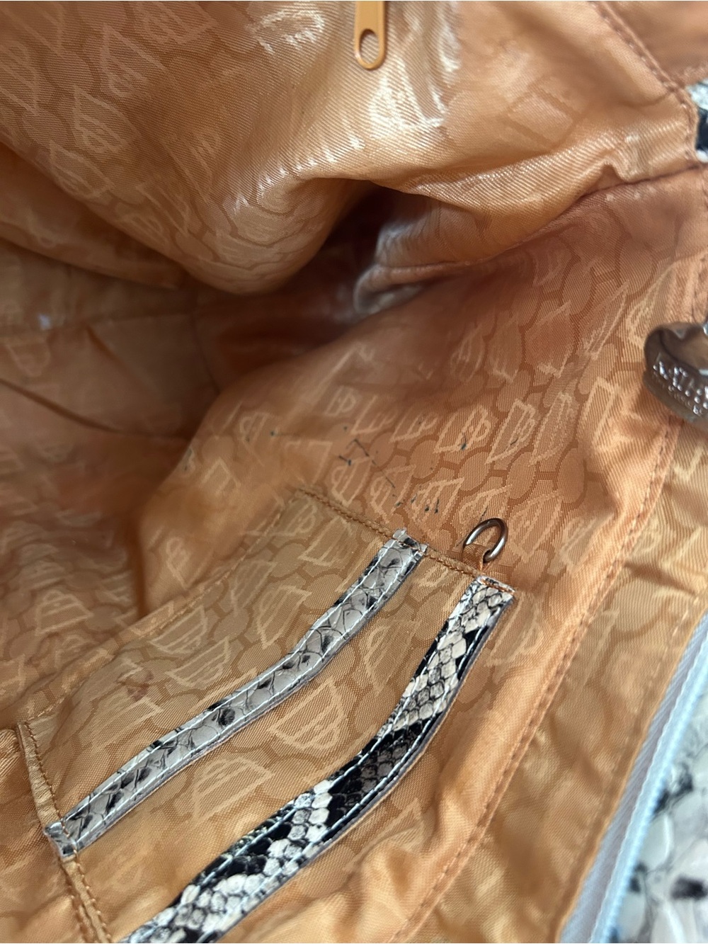 Kathy Van Zeeland Purse - Picture 9 of 16
